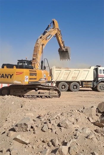 Extreme excavator loading truck#shorts #ytshorts #sanyexcavator #bigmachinechannel