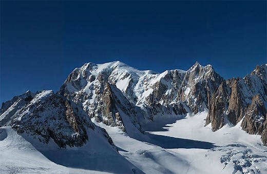 365-Gigapixel Panorama of Mont Blanc Becomes the World's Largest Photo
