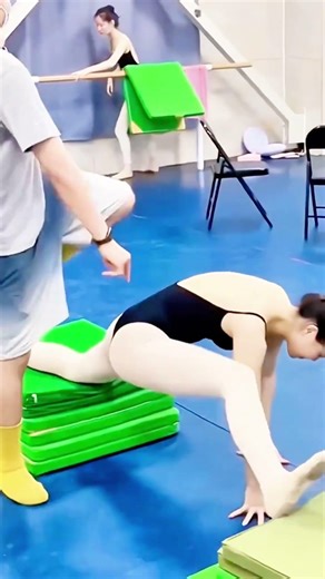 Professional Dance Training 💃🩰 Teacher-Guided Flexibility Practice