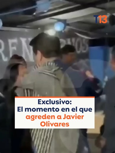 Tal como adelantábamos. Reportajes Teletrece accedió en exclusiva a un video que muestra la agresión sufrida hace algunas semanas por el diputado Javier Olivares, en medio de celebraciones de un club deportivo en Olmué. El registro da cuenta del momento exacto de los golpes, el que ocurre mientras el parlamentario estaba bailando y de espalda a su atacante. Más detalles en T13.cl.
