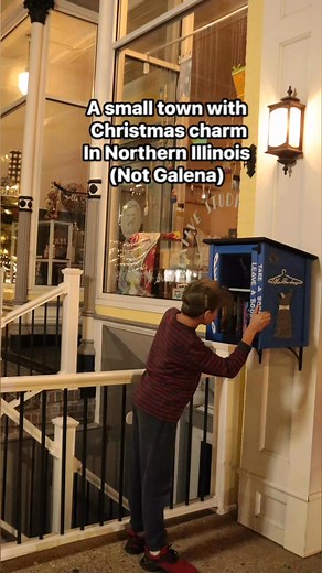 Princeton Illinois is the small town you’ve only seen in Holiday movies- from the historically preserved downtown, to the A-frame cabins on the skirts of town, to the beautiful giant windmills located just outside the city, you will want to visit! #littleguide815 #familydestinations #midwesttravel | Little Guide 815