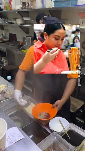 . LAU LIM MEE POK . BABI ADALAH KUNCI MEE POK ENAK🐷🐷 . Mee Pok versi non halal yg udah legend banget di PIK @laulimmeepok.id. Mie nya kenyal, lebar2, karena ada lardnya jd bikin masakannya makin gurih dan wangi! Toppingnya tuhh ada fishcake, fishball, udang, daging babi cincang dan pastinya kriuk2 lemak babi! Kenapa yaa kalo ada babinya masakan 1000x lipat lebih enak guys!🥰🥰 buat yg gk makan babi mending pesen nasi lemaknya dehh! Lauk2nya ada ayam goreng, luncheon meat, dan telor ceplok! . ✅