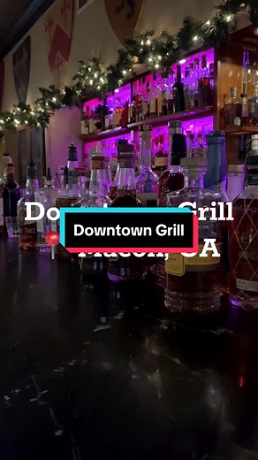 🍽️ The highest quality food. Intimate dining. Perfectly mixed drinks. All in a historic location. If only these walls could talk. Downtown Grill may be a classic, high-end steakhouse, but they've spent years perfecting it and proprietor, Richie Jones, is dedicated to keeping the steaks prime, the large oak humidor stocked and the drinks pouring. Don't sleep on the fresh pasta dished, the finest filets of fish, mouthwatering sides or the decadent desserts and don't forget to ask for the Chef's s