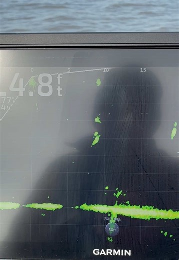 This short fish just sat up perfect and went flying through the air. It’s hard to beat Mississippi crappie fishing. #mississippi #livescope #crappiefishing #winterfishing