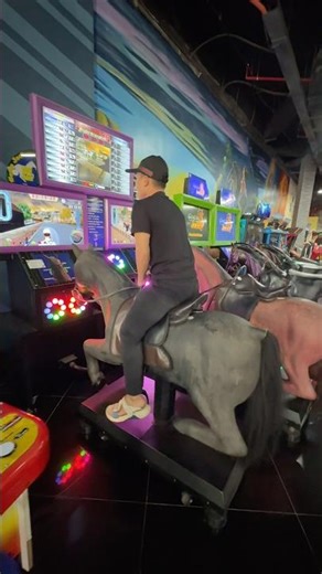 E muốn chơi phi ngựa 😂😂