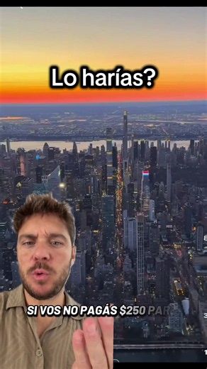 🚁 ¿Querés ver Nueva York desde otro nivel? Literalmente. 😍🗽 El paseo en helicóptero por NYC es una de esas experiencias que te quedan para siempre. Ver Manhattan desde el aire, el Empire State, Central Park, el Hudson, la Estatua de la Libertad y todo el skyline… es simplemente INCREÍBLE. 🤯 📸 Las vistas son espectaculares y, aunque no es de las actividades más económicas, si está dentro de tu presupuesto, ¡vale muchísimo la pena! ¿Te animarías a sobrevolar Nueva York en helicóptero? 🚁👇 #n