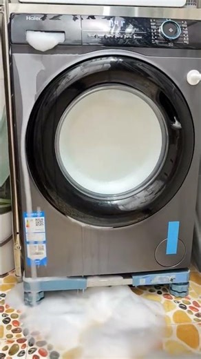 The Best Way to Clean Your Shower and Tub