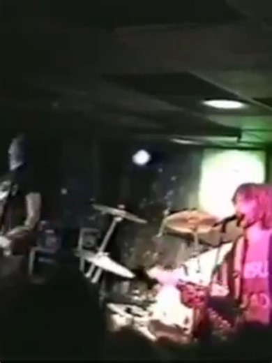 Nirvana Live Performance of 'School' – 1991 Concert