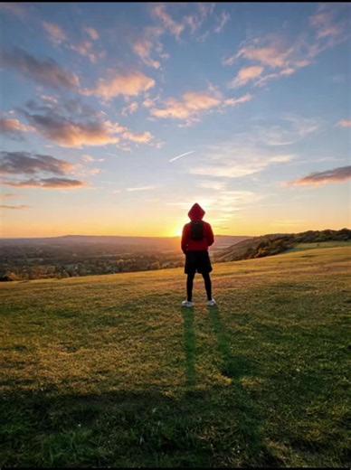 Come with me to Watch a beautiful Sunset 🌅 #Sunset #Reigate #sunsetvibes🌅 #sunsetchasers