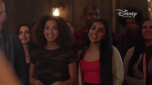 Holly Hobbie - Over It Clip musical