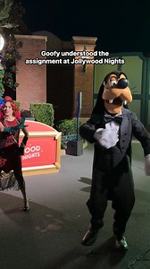 Goofy is the moment at Disney Jollywood Nights!🕺🪩✨ Tag someone who’d join this dj dance party! #disneyworld #disneyshollywoodstudios #disneyholidays #disneychristmas #DisneyJollywoodNights | Disney for Foodies