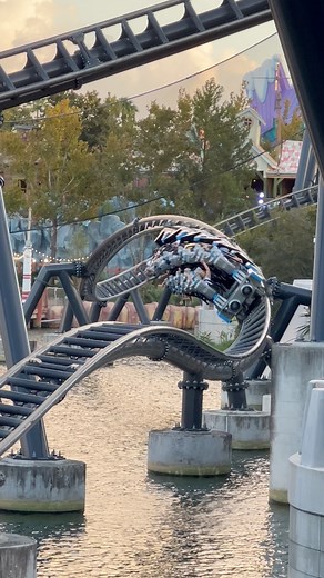 Is this the WORLD’S BEST INVERSION? 🦕 | Jurrasic World Velocicoaster - Universal’s Islands of Adventure #rollercoaster #velocicoaster #UniversalStudios #florida | CoasterAddict