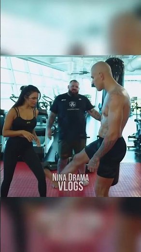 Alex Pereira kicks Nina 😂