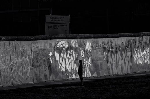Exploring the Berlin Wall: A Fascinating Documentary for Curious Learners