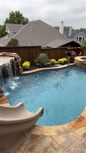 Lindy Lowry | Now that’s 🔥🔥🔥 #smooth #entry | Instagram