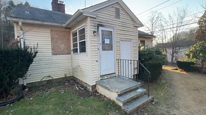 Subasta Barata De Banco en Connecticut. - Complete el siguiente formulario y nos pondremos en contacto lo más pronto posible. Mi equipo está listo para ayudarlos a comprar su casa. Formulario: https://form.jotform.com/ruizesparzarealestate/Form - Video Created by Steve Ruiz-Esparza with eRealty Advisors, INC. | Ruiz-Esparza Real Estate