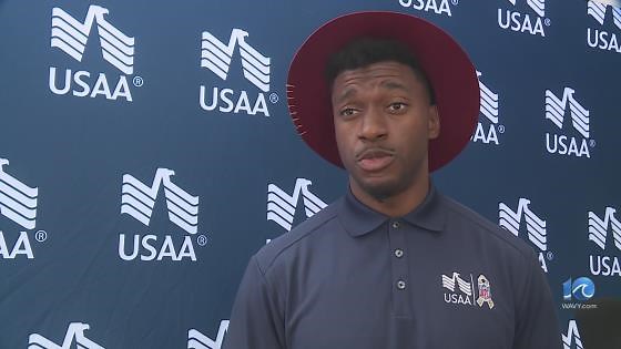 Robert Griffin III speaks to kids at Norfolk event