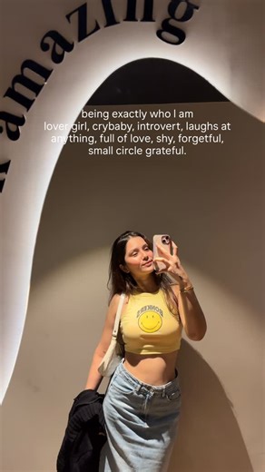 Riiiii 🧜🏻‍♀️ on Instagram: "love yourself ⭐️ . . . . . #girl #motivation #quotes #kindness #viral #instagram #fyp #reels #daily"