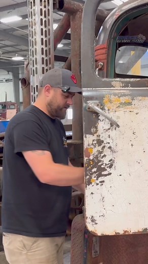 75K views · 696 reactions | Let’s Get this Old Mack Cleaned Out!!! #trucks #trucking #trucker #truckdriver #peterbilt #scania #kenworth #semi #largecarmafia #dodge #diesel #dieseltrucks #dieselpower #dieselmechanic #diesellife #righttracksystem #stance #power #speed #trending #viral | Bruce Wilson | Facebook