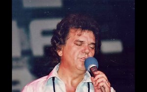 Conway Twitty - You've Never Been This Far Before 👉 𝐄𝐧𝐣𝐨𝐲 𝐒𝐨𝐧𝐠: https://memories.oldies70s.com/conway-twitty-youve-never-been-this-far-before | Country Gold Classics
