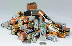8 Cool Things to Do With Old or Dead Batteries - Survival Freedom