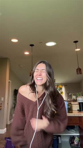 Packing Up My Life: Emotional Playlist Moments