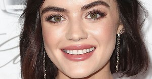 Lucy Hale diz que reunião de "Pretty Little Liars" pode acontecer e a gente não tá sabendo lidar