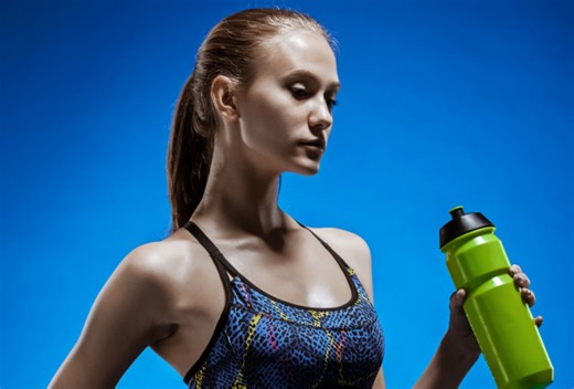 ¿Las bebidas con electrolitos son realmente seguras? Estos son los riesgos