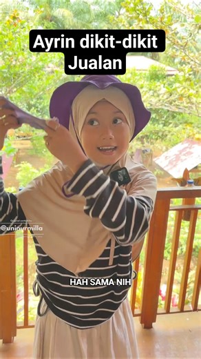 Ketika di kelas ada siswa yang suka jualan di kelas