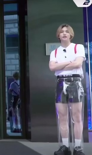 Hyunjin Plastic Pants Incident Explained