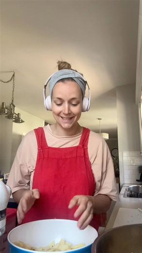 Bake Smarter 🙈🤣#baking #germanbaking #applecake #tipsandtricks #recipe #backen #bakery