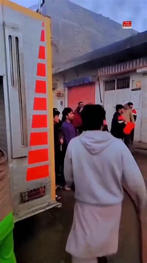 TRK News | Pakistani fire fighters were seen tackling a blaze with just a bucket, leaving netizens amused by the low-tech firefighting effort. | Instagram