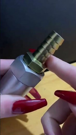 rosca macho de 1/2" y espiga para manguera de1/2