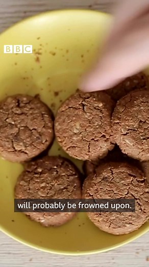 ❌ Hot-desking 👩‍💻 ❌ Tea runs ☕ ❌ Snacks in the office 🍰 ✔️ Temperature checks 🌡️ ✔️ Social distancing ↔️ ✔️ Sanitation stations 🧼 What does a coronavirus-secure workplace look like? bbc.in/2T2vZC6 | BBC News
