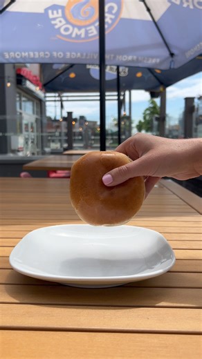 A Cali Veggie Burger, but make it ✨ Cinematic ✨ #BostonPizza #NationalVeggieBurgerDay | Boston Pizza