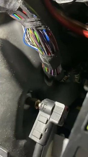 How to disconnect the battery of sprinter 2011-2018