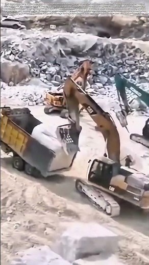 Counterweight Cooperation: How Three Excavators Master Load Distribution