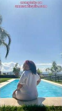 Anna Cutiepiie Farting like Crazy in the Pool 😳 #fart #farting