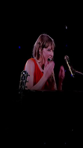 From the first note. Milan N1 #taylorswift #erastour