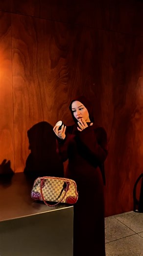 ZEND on Instagram: "Özgünlüğü zerafet ve konforla ZEND Studio elbiselerde bulabileceksin üstelik hepsi indirim döneminde🦢 Son günler detaylı bilgi biyografideki linkte go #zendgirls 🪭"