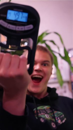 Precision Care Medical&Sports Performance on Instagram: "Grip strength testing reveals more than just how strong your hands are. This simple measurement can indicate overall health, functional capacity, and even predict future health risks. Research shows that reduced grip strength for your age group can signal underlying issues like muscle loss, nutritional deficiencies, or increased risk for mobility problems and chronic conditions. It’s a quick assessment that provides valuable insight into y