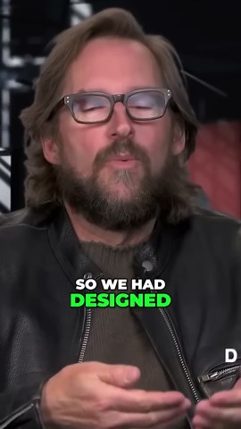 How Batman's Grappling Gun & Batarangs Were Created