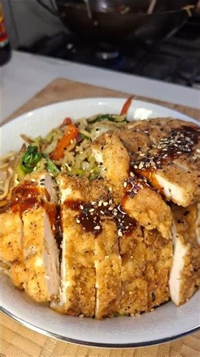Better Than Takeout: Crispy Chicken Stir Fry with gochujang honey sauce 🥢