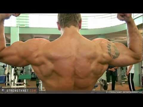 Brock Cunico Trains Biceps and Forearms with Hammer Curls