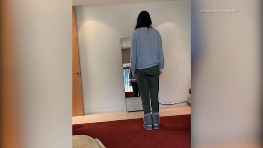 Demi Moore's mirror gives her cardio workout instructions