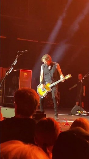 Rick Springfield jamming at The Amp in Saint Augustine 2025