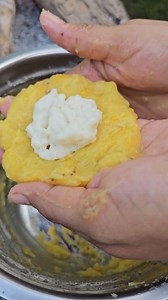 Empanadas de platano salvadoreñas | El Salvador en un Minuto Recetas