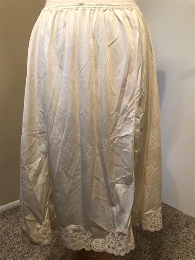 Vanity Fair, Size Large, Half Slip, Beige, Nylon Antron III, Lace Hem, Made in USA - Etsy