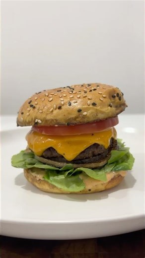 Classic Tavern Cheeseburger 🍔 🔥