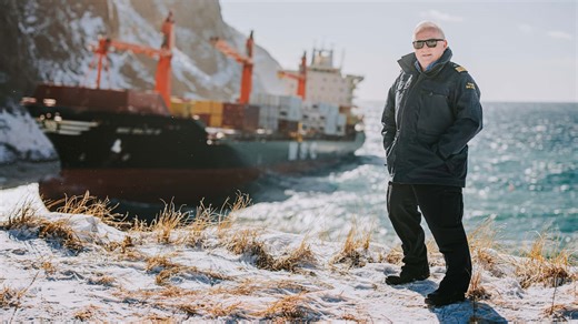 The Baltic III cannot be refloated, crews focused on removing fuel and hazardous cargo